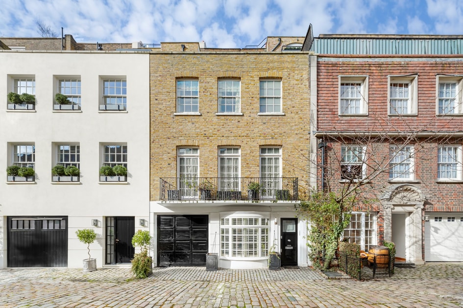 House for Sale in Belgrave Mews North: Charming freehold house in ...