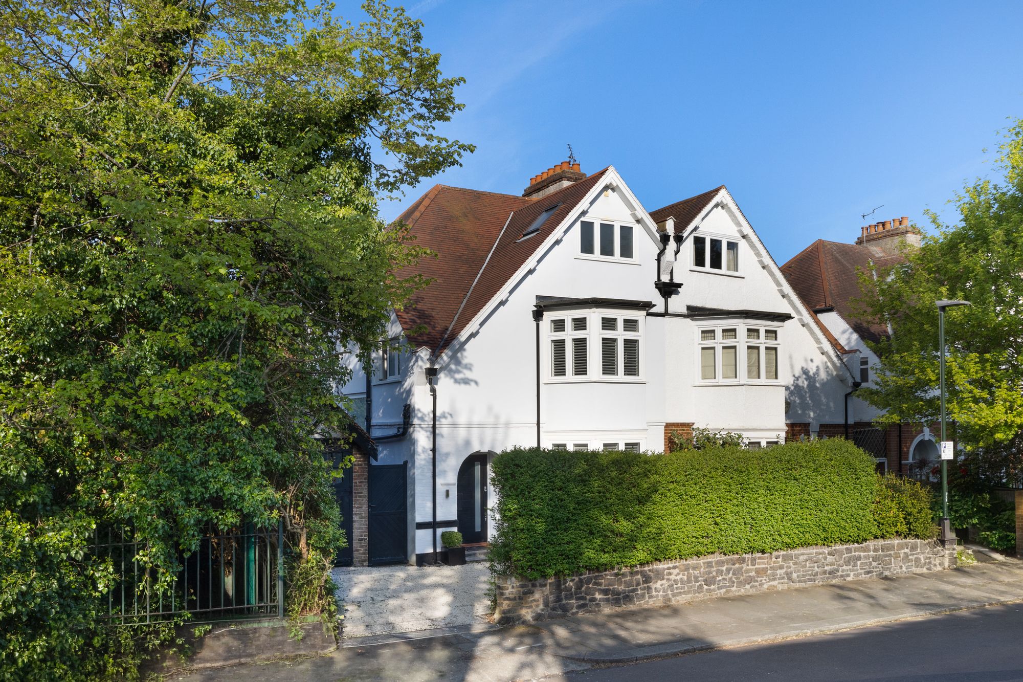 Kingston Lane, Richmond, South West London