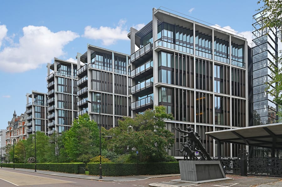 Royal Crest Penthouse, Albert Embankment, London